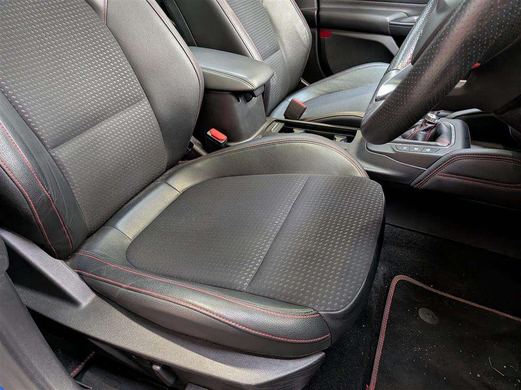 <p>2019 FORD FOCUS ST-LINE X ECOBLUE</p>