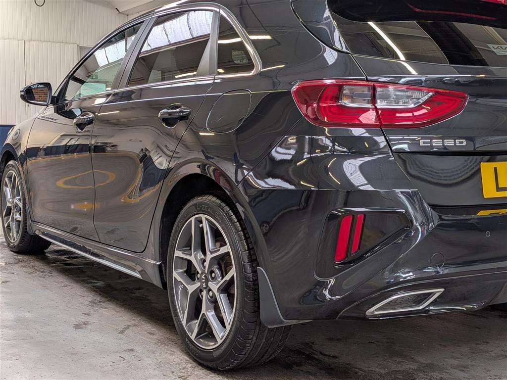 <p>2019 KIA CEED GT-LINE CRDI</p>