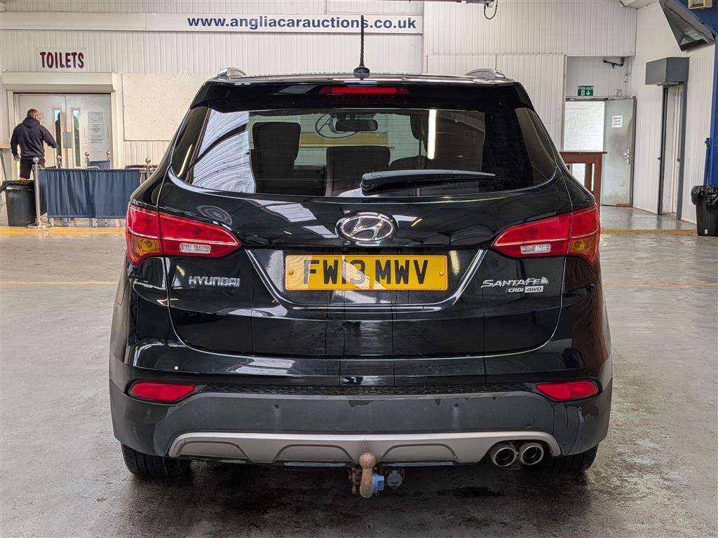 <p>2013 HYUNDAI SANTA FE PREMIUM SE CRDI</p>
