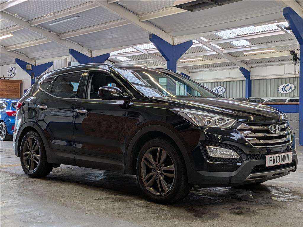 <p>2013 HYUNDAI SANTA FE PREMIUM SE CRDI</p>