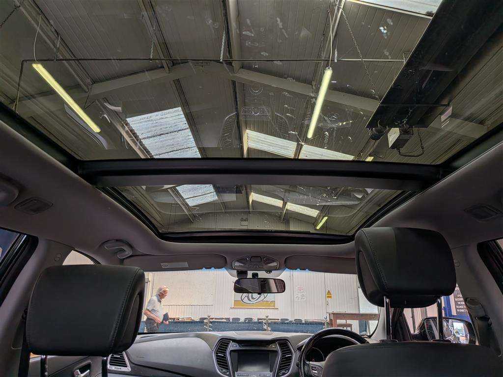 <p>2013 HYUNDAI SANTA FE PREMIUM SE CRDI</p>