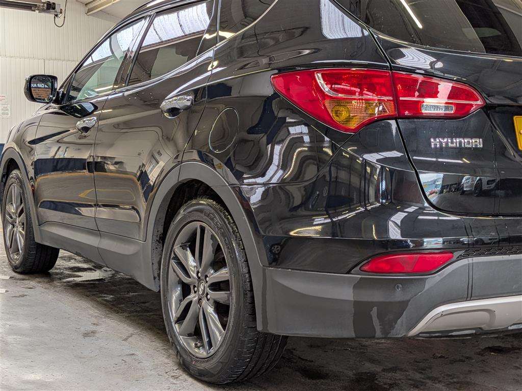 <p>2013 HYUNDAI SANTA FE PREMIUM SE CRDI</p>