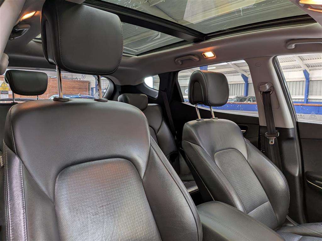 <p>2013 HYUNDAI SANTA FE PREMIUM SE CRDI</p>