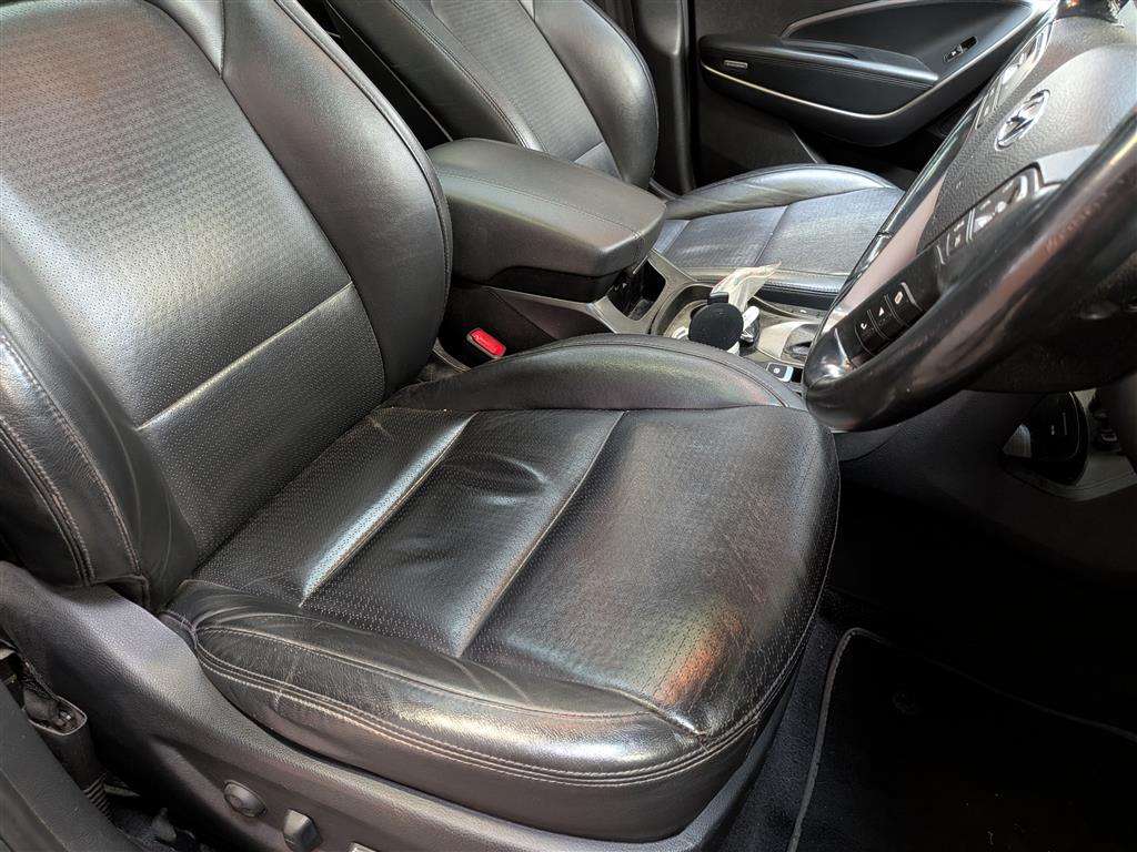 <p>2013 HYUNDAI SANTA FE PREMIUM SE CRDI</p>