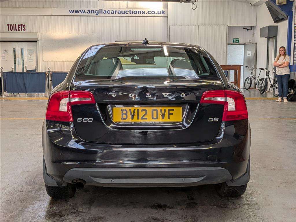 <p>2012 VOLVO S60 SE LUX D3</p>