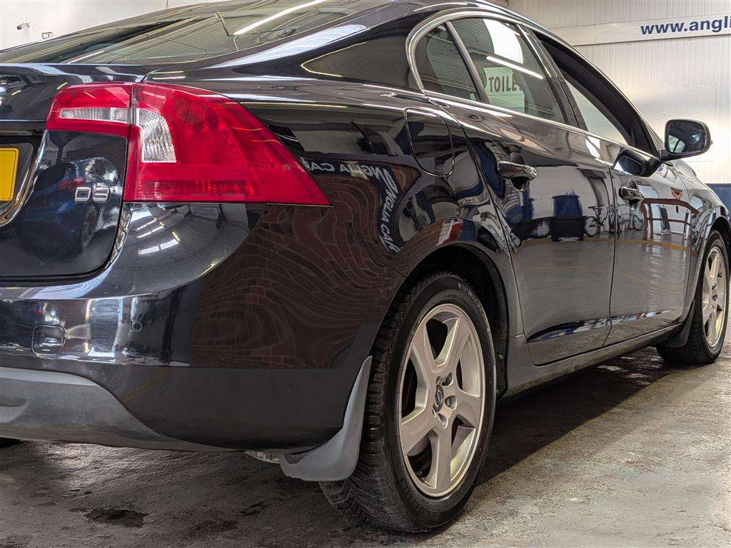 <p>2012 VOLVO S60 SE LUX D3</p>