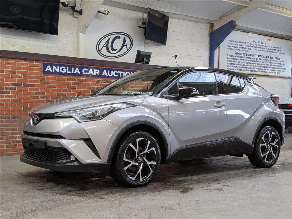 <p>2017 TOYOTA C-HR DYNAMIC</p>