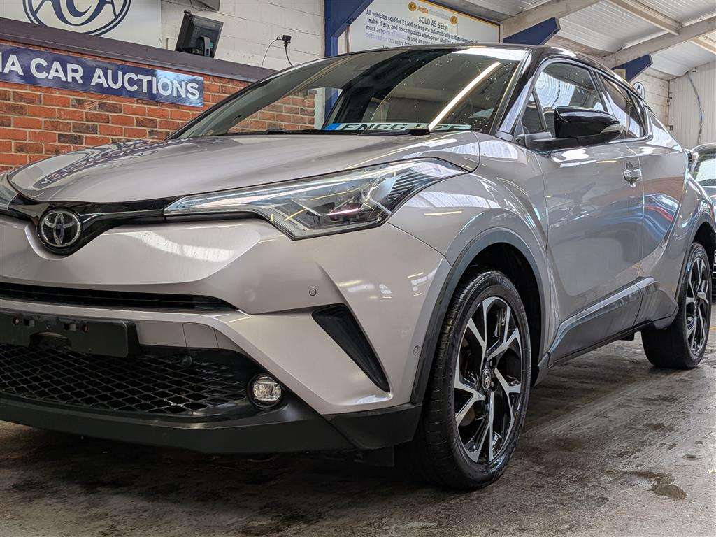 <p>2017 TOYOTA C-HR DYNAMIC</p>