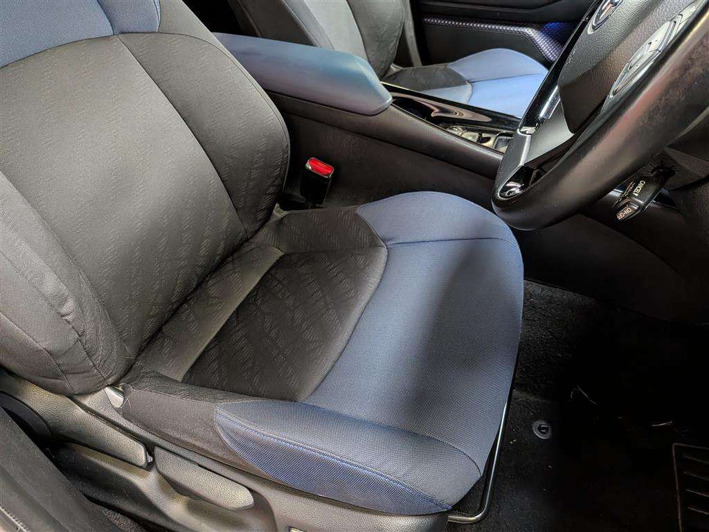 <p>2017 TOYOTA C-HR DYNAMIC</p>