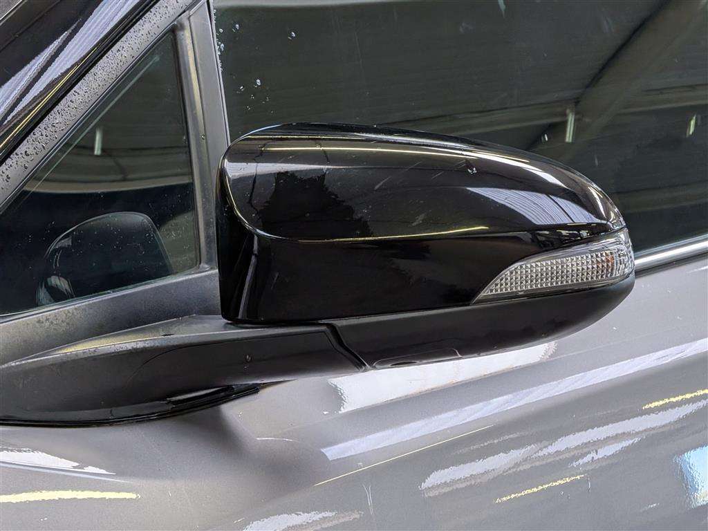 <p>2017 TOYOTA C-HR DYNAMIC</p>