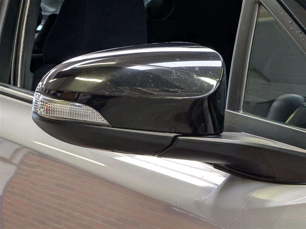 <p>2017 TOYOTA C-HR DYNAMIC</p>