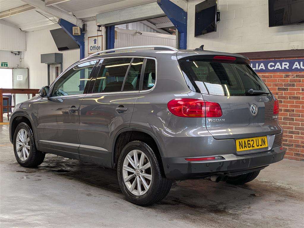 <p>2012 VOLKSWAGEN TIGUAN SE TDI BLUETECH 4M</p>