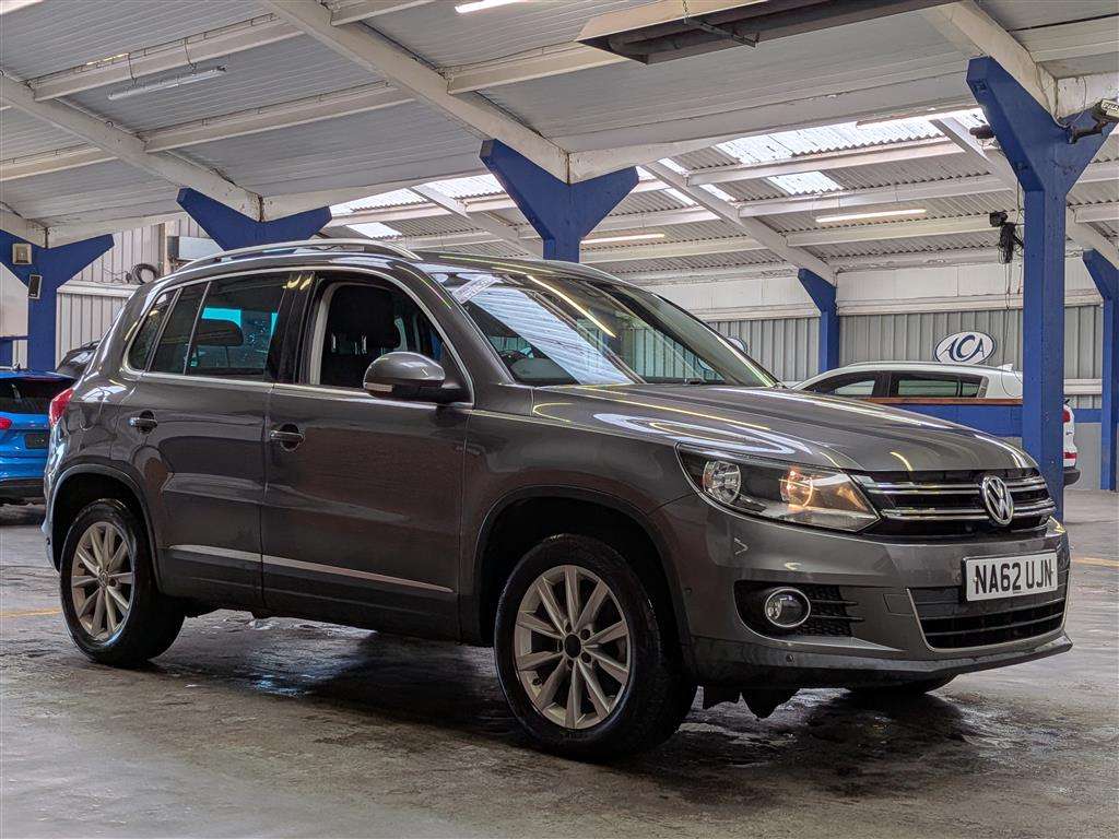 <p>2012 VOLKSWAGEN TIGUAN SE TDI BLUETECH 4M</p>