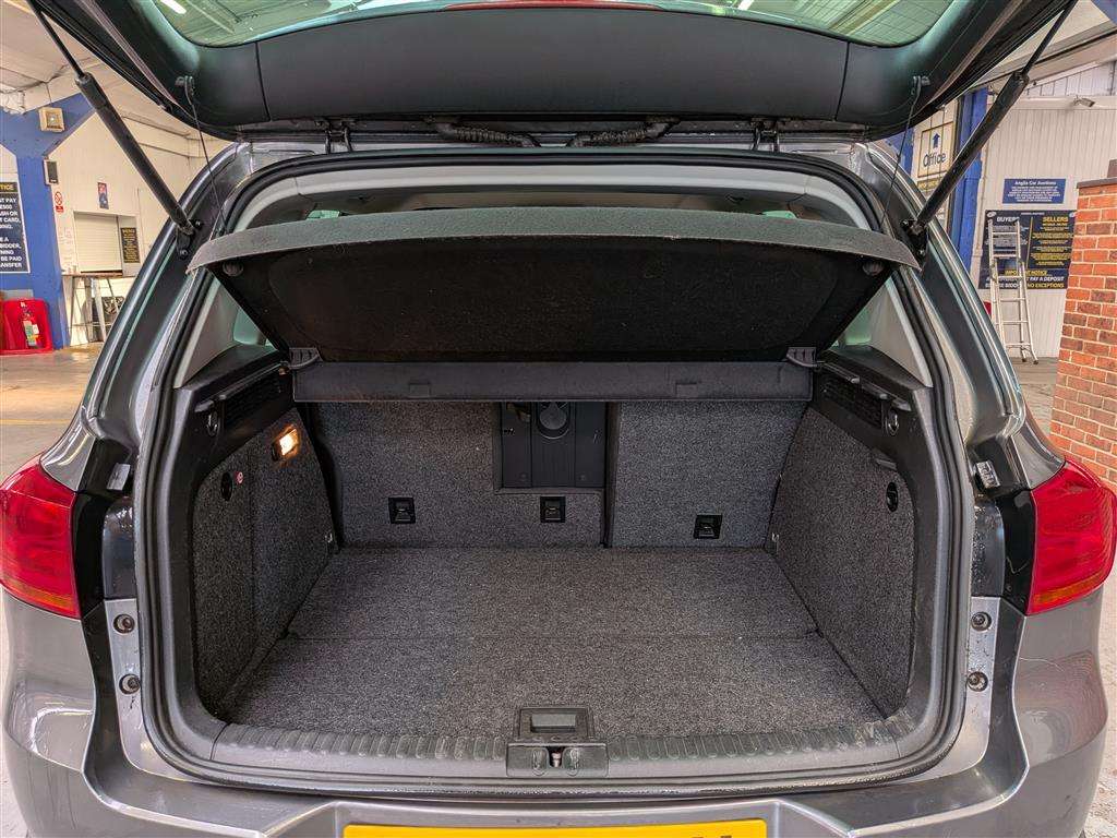 <p>2012 VOLKSWAGEN TIGUAN SE TDI BLUETECH 4M</p>