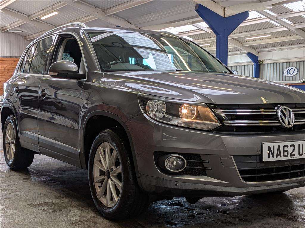 <p>2012 VOLKSWAGEN TIGUAN SE TDI BLUETECH 4M</p>