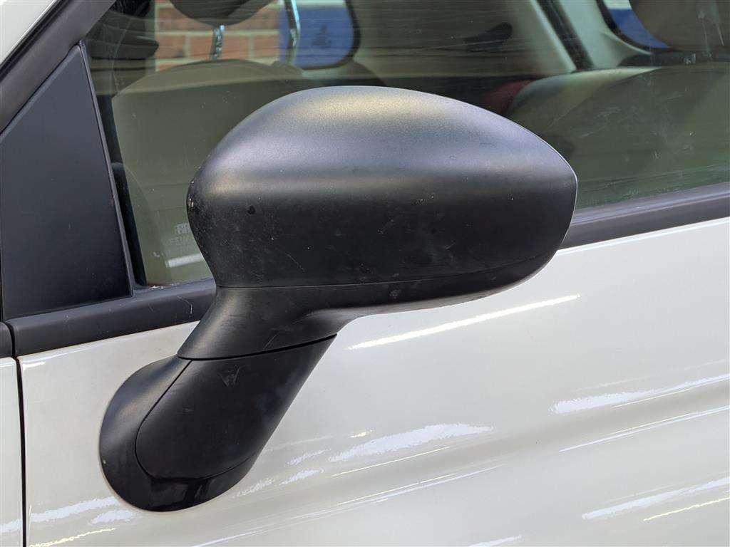 <p>2013 FIAT 500 POP RHD</p>