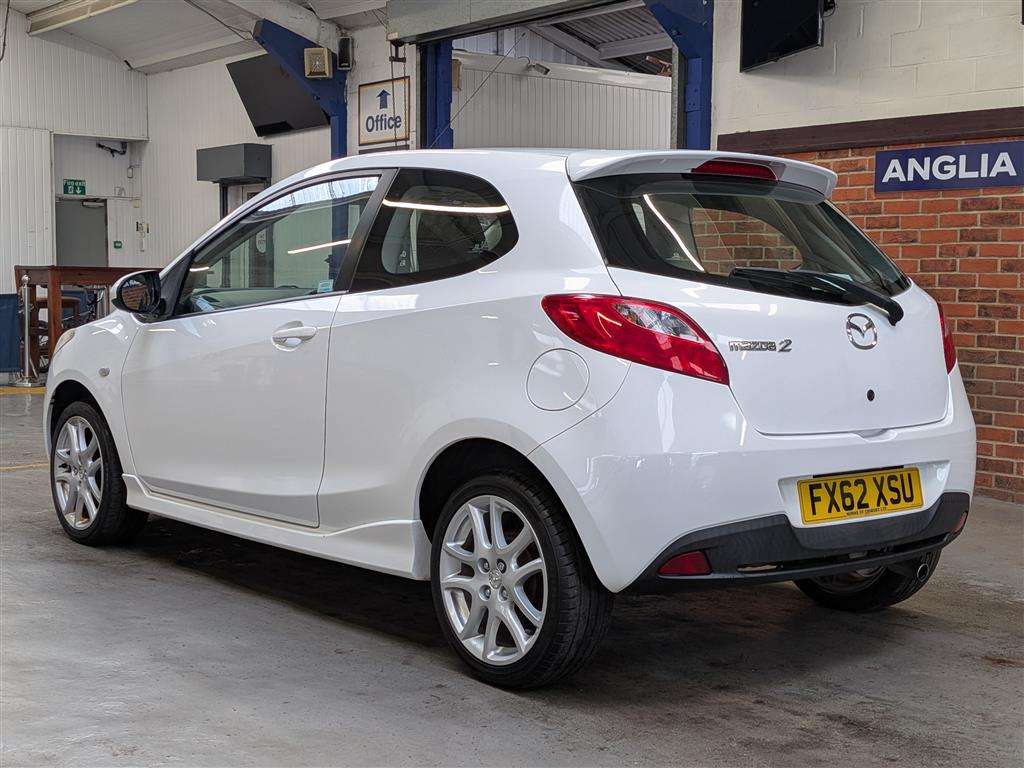 <p>2012 MAZDA 2 TAMURA</p>