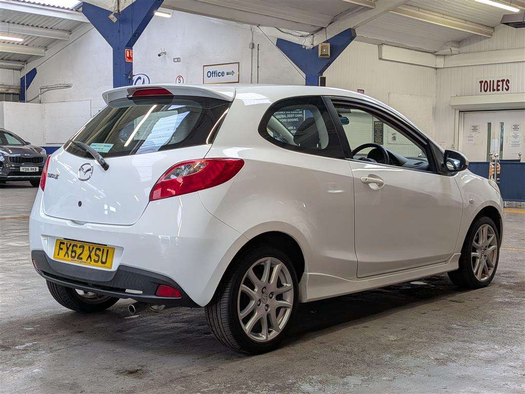 <p>2012 MAZDA 2 TAMURA</p>