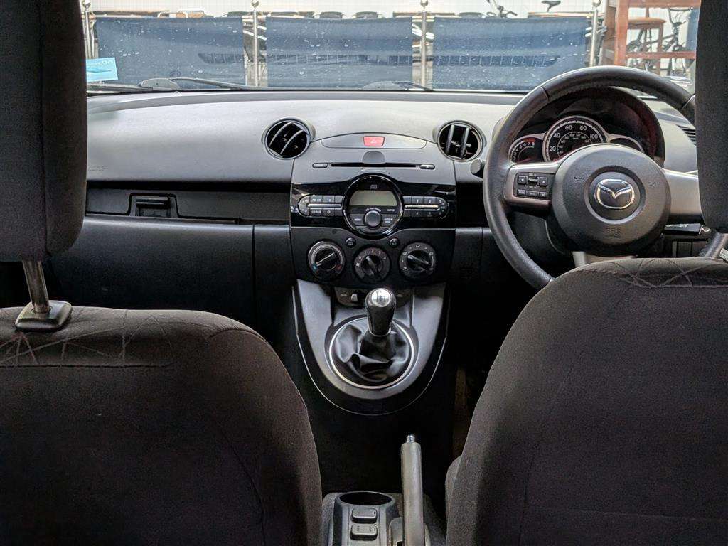 <p>2012 MAZDA 2 TAMURA</p>