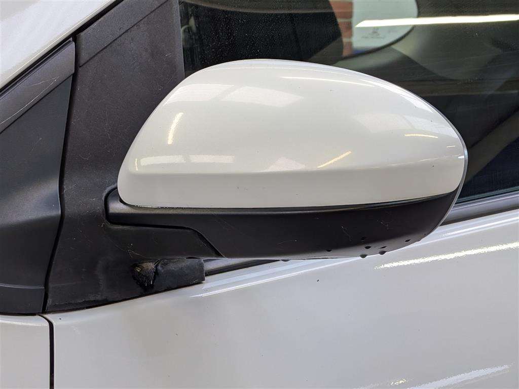 <p>2012 MAZDA 2 TAMURA</p>
