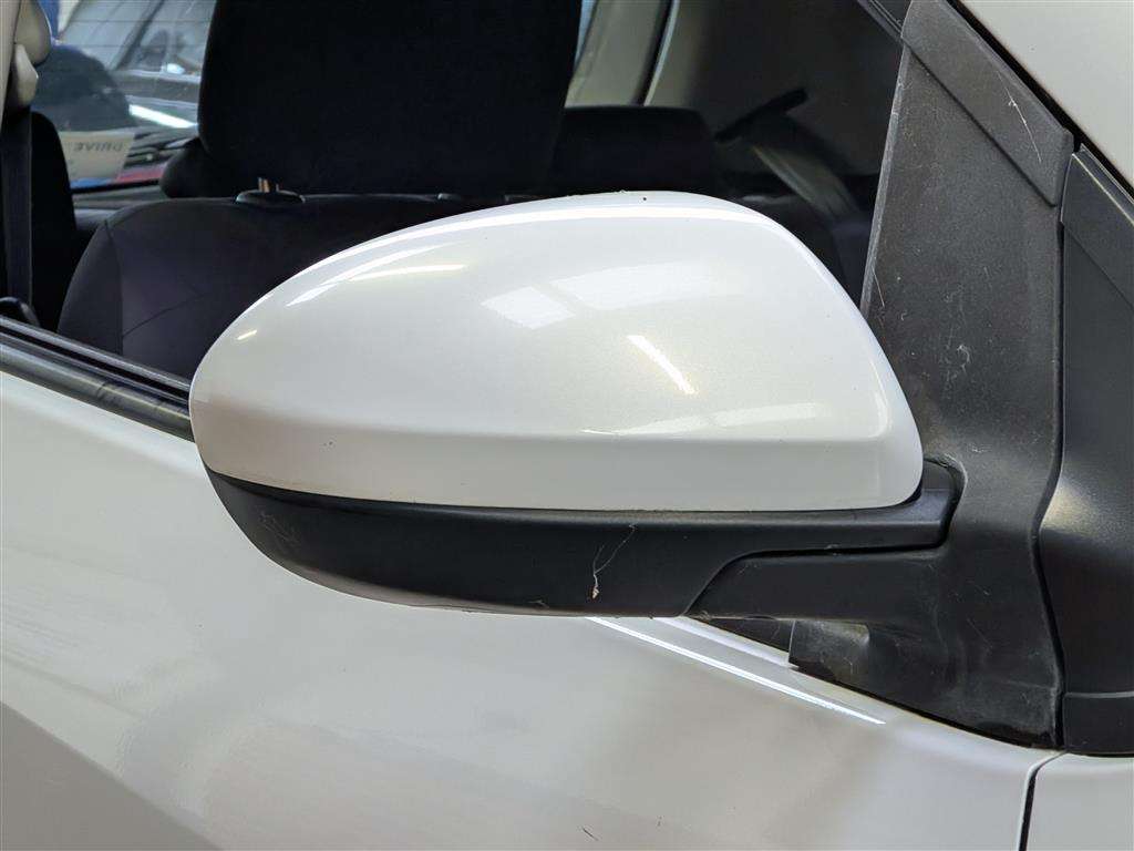 <p>2012 MAZDA 2 TAMURA</p>