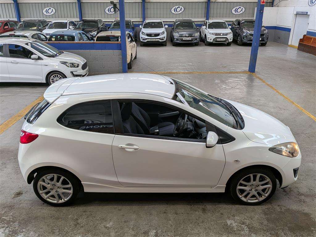 <p>2012 MAZDA 2 TAMURA</p>