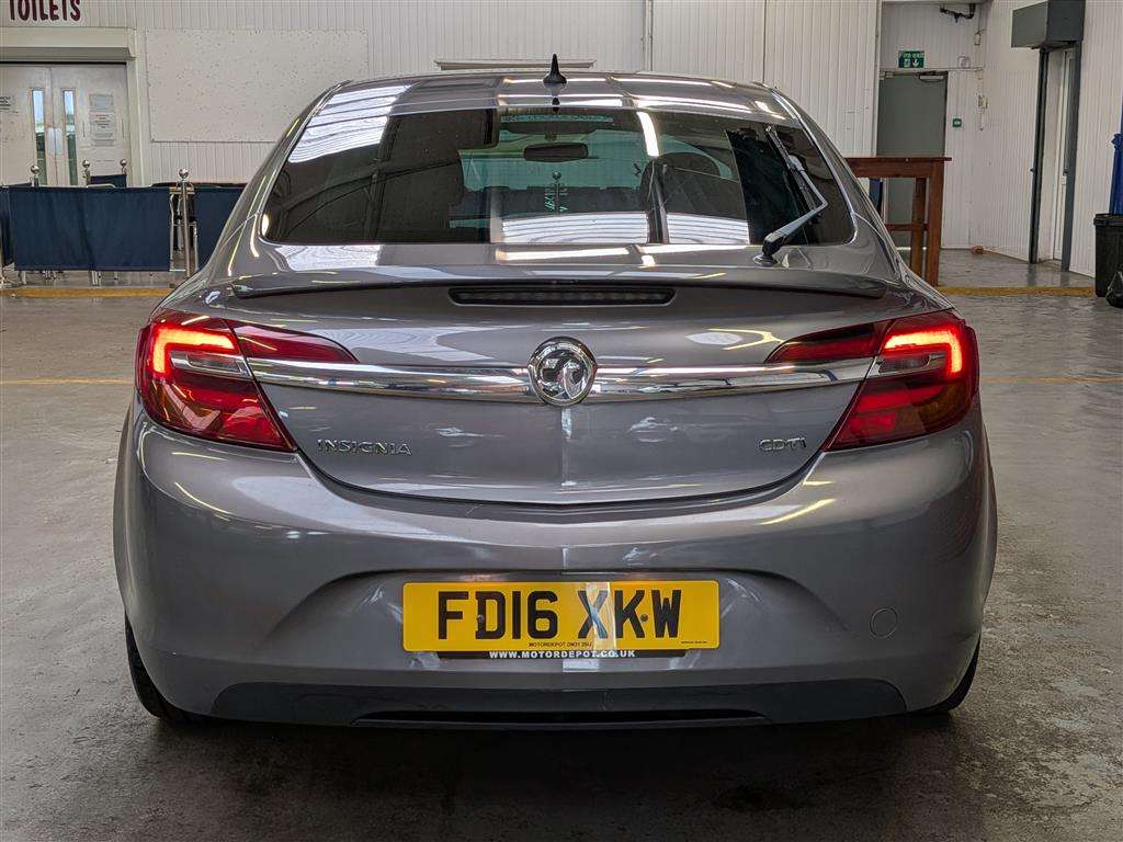<p>2016 VAUXHALL INSIGNIA SRI NAV CDTI AUT</p>