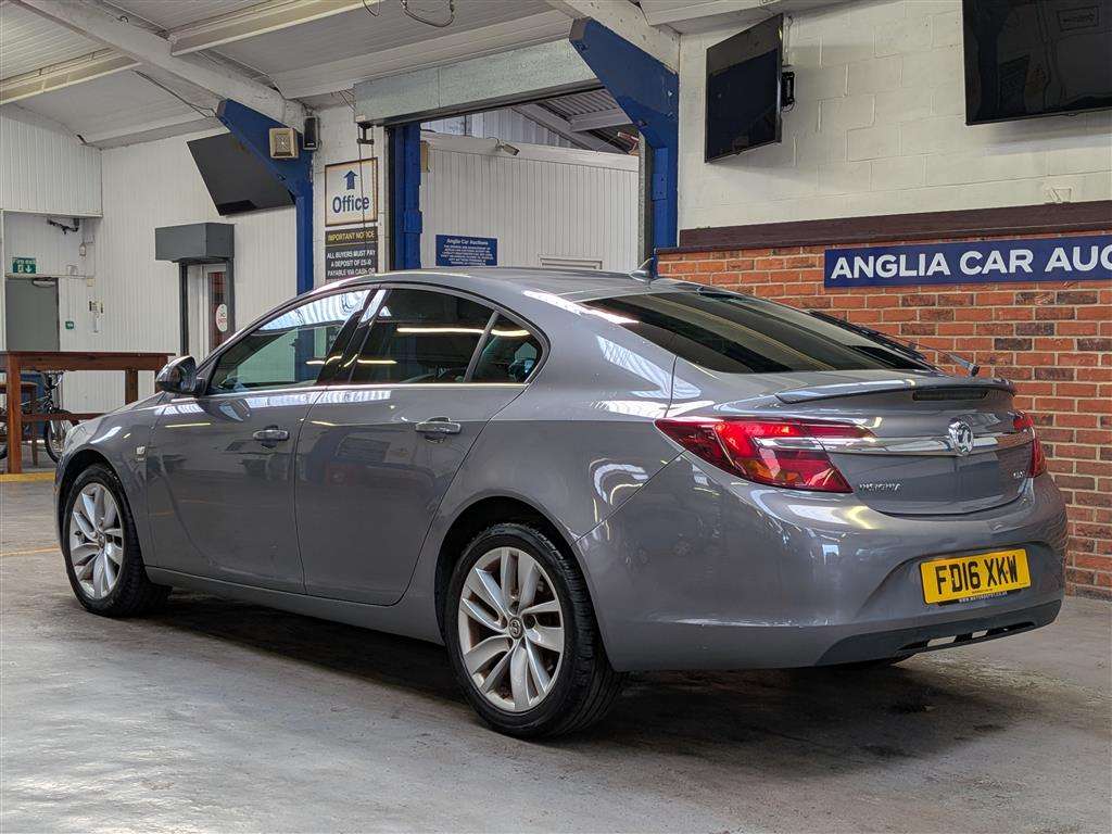 <p>2016 VAUXHALL INSIGNIA SRI NAV CDTI AUT</p>