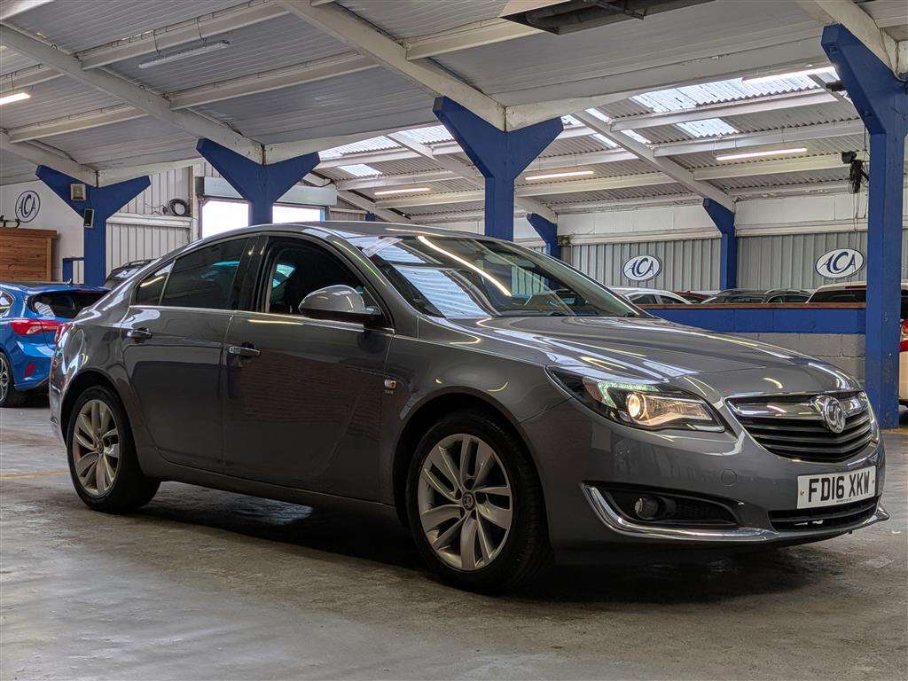 <p>2016 VAUXHALL INSIGNIA SRI NAV CDTI AUT</p>