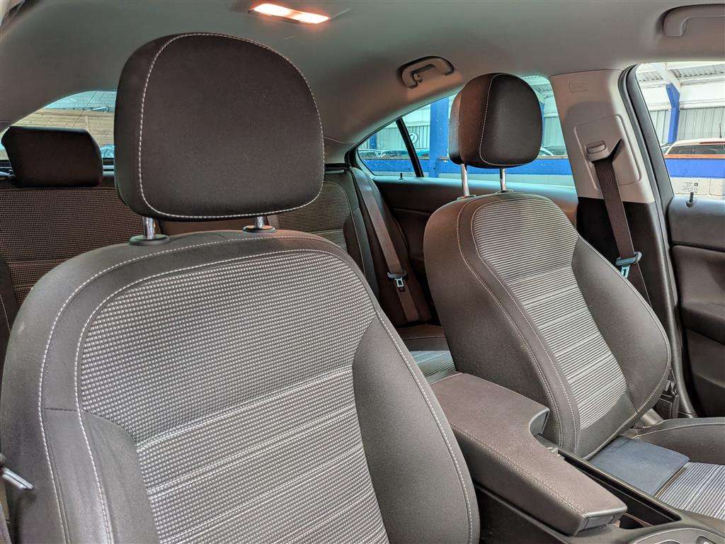 <p>2016 VAUXHALL INSIGNIA SRI NAV CDTI AUT</p>