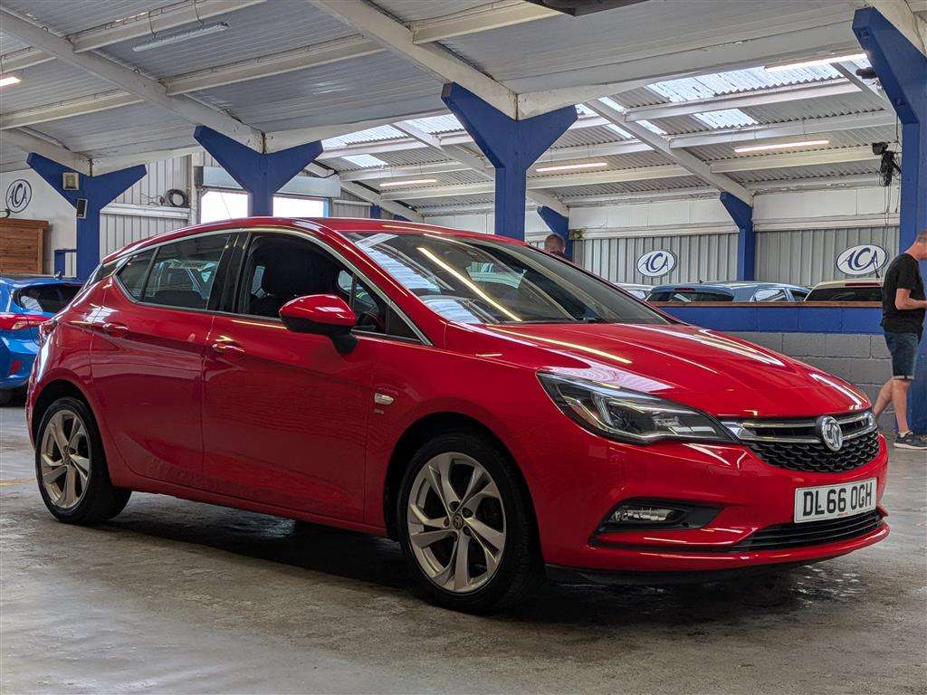 <p>2016 VAUXHALL ASTRA SRI CDTI S/S</p>