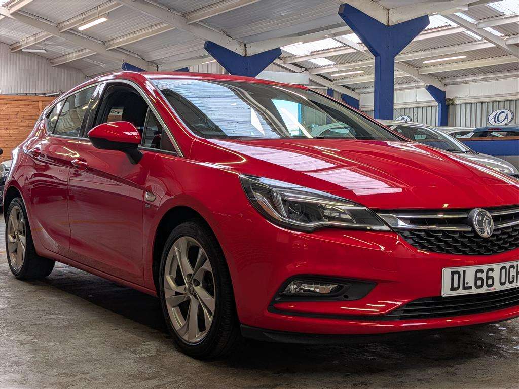 <p>2016 VAUXHALL ASTRA SRI CDTI S/S</p>