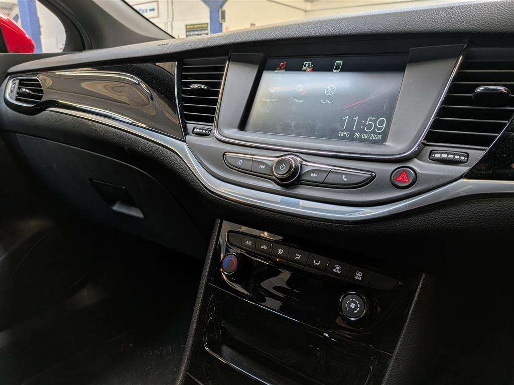 <p>2016 VAUXHALL ASTRA SRI CDTI S/S</p>