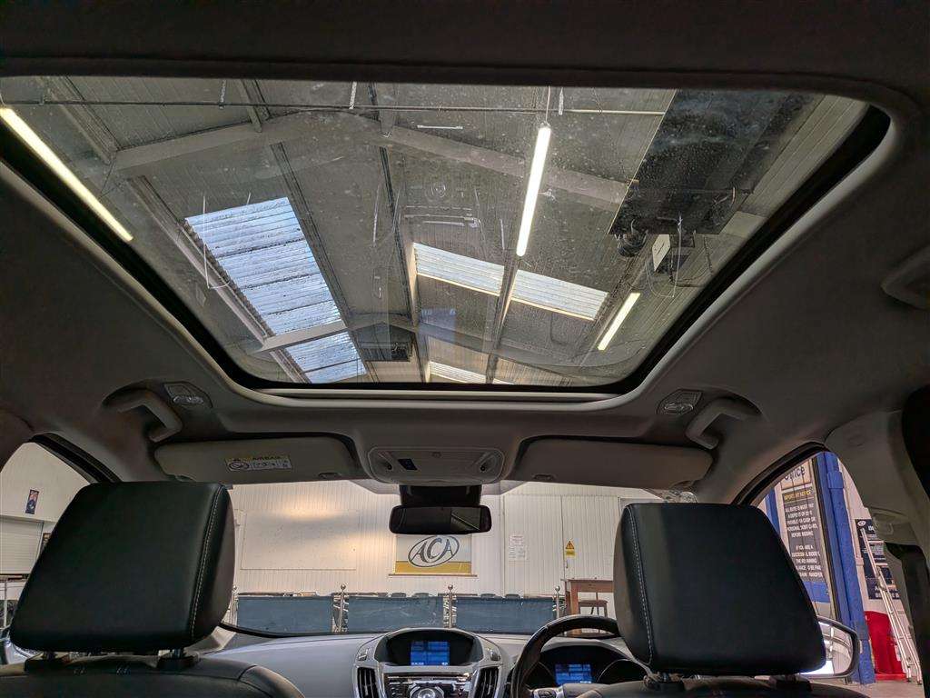 <p>2014 FORD C-MAX TITANIUM X TDCI</p>