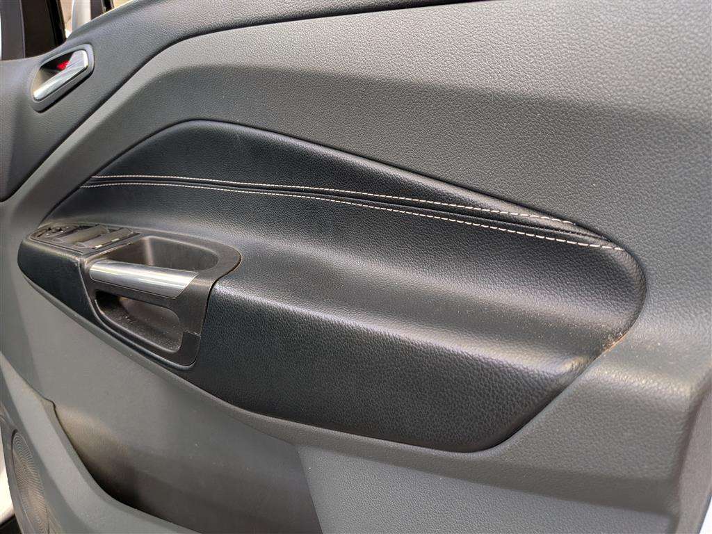 <p>2014 FORD C-MAX TITANIUM X TDCI</p>