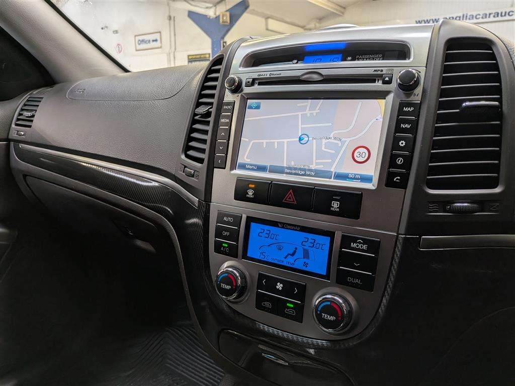 <p>2012 HYUNDAI SANTA FE PREMIUM CRDI A</p>