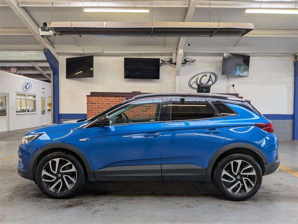 <p>2018 VAUXHALL GRANDLAND X ELITE NAV T D</p>