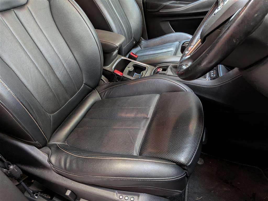 <p>2018 VAUXHALL GRANDLAND X ELITE NAV T D</p>