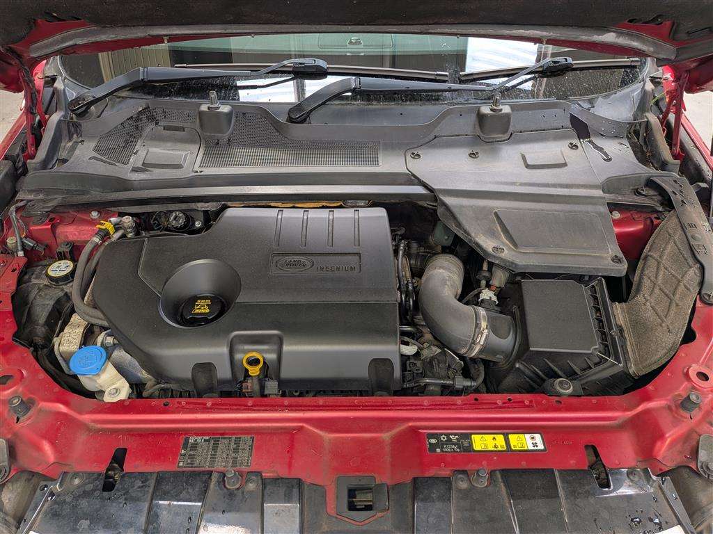 <p>2016 LAND ROVER DISCOVERY SPORT HSE TD4 A</p>