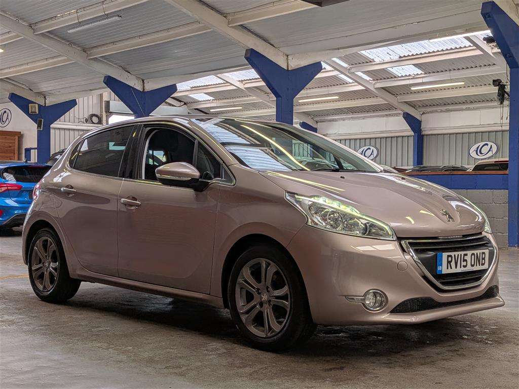 <p>2015 PEUGEOT 208 ALLURE</p>