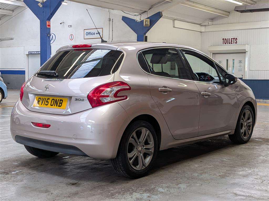 <p>2015 PEUGEOT 208 ALLURE</p>