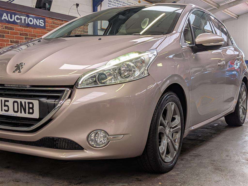 <p>2015 PEUGEOT 208 ALLURE</p>