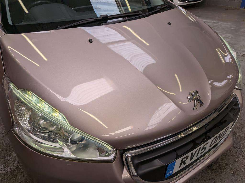 <p>2015 PEUGEOT 208 ALLURE</p>
