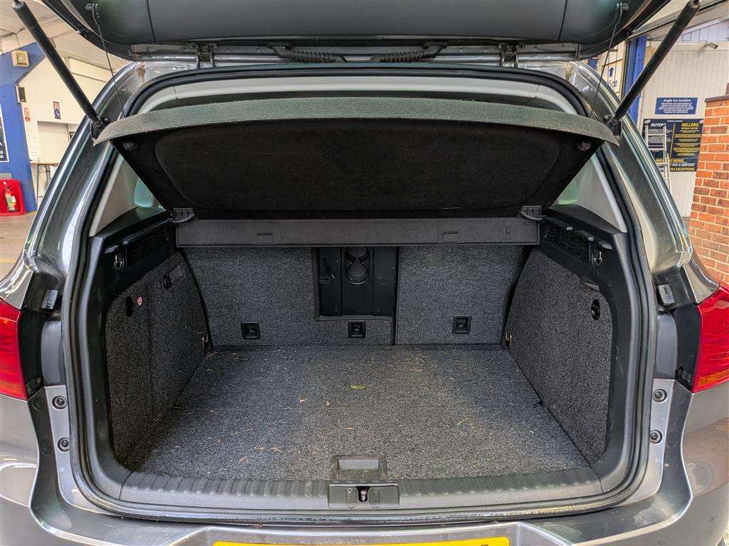<p>2015 VOLKSWAGEN TIGUAN MATCH TDI BMT 4MOT</p>
