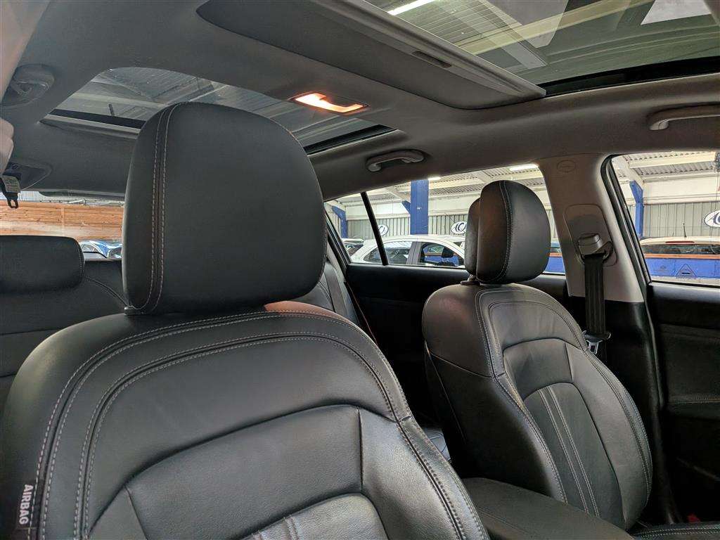 <p>2014 KIA SPORTAGE KX-3 SAT NAV CRD</p>