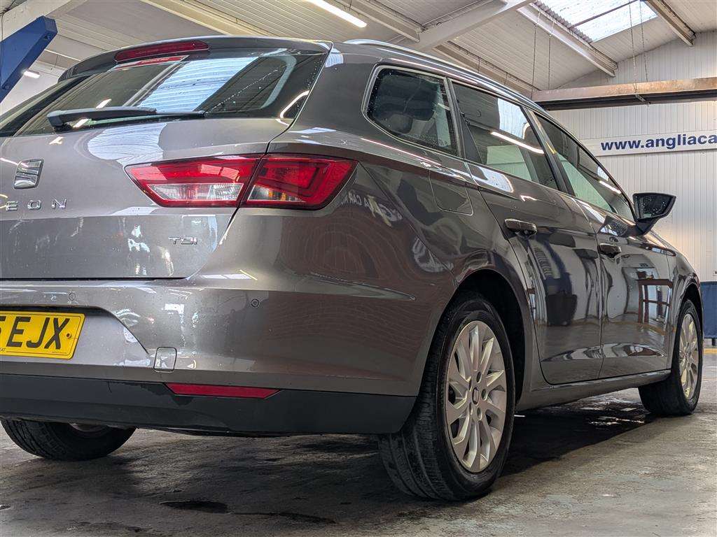 <p>2015 SEAT LEON SE TECHNOLOGY B-NESS</p>