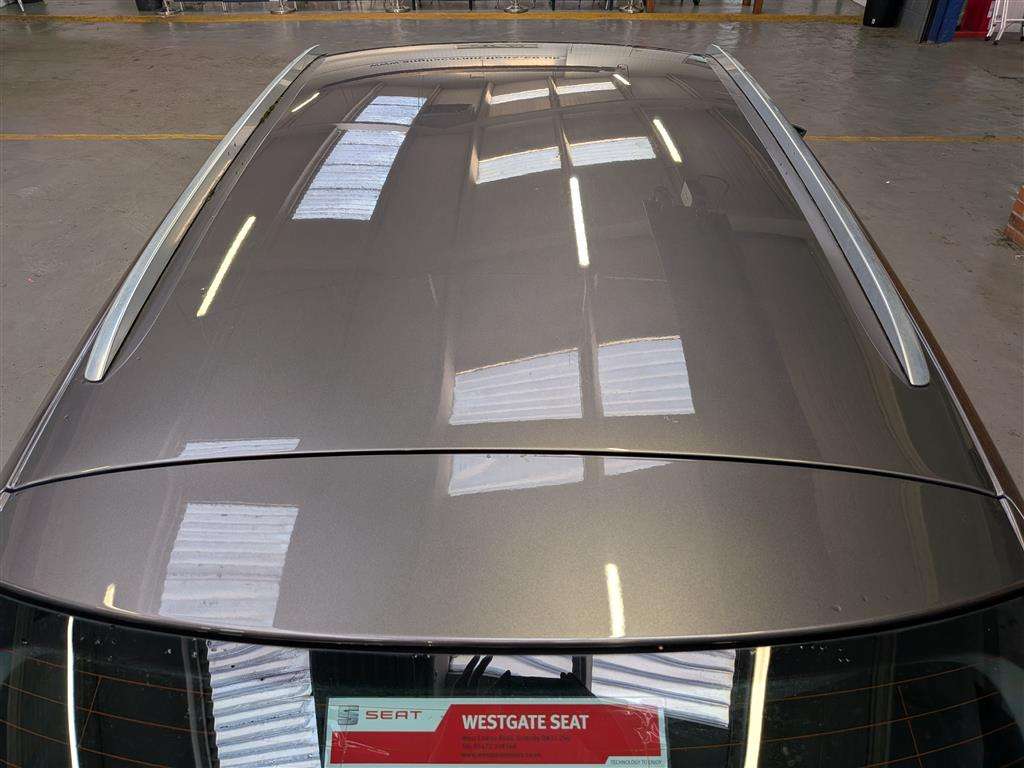 <p>2015 SEAT LEON SE TECHNOLOGY B-NESS</p>