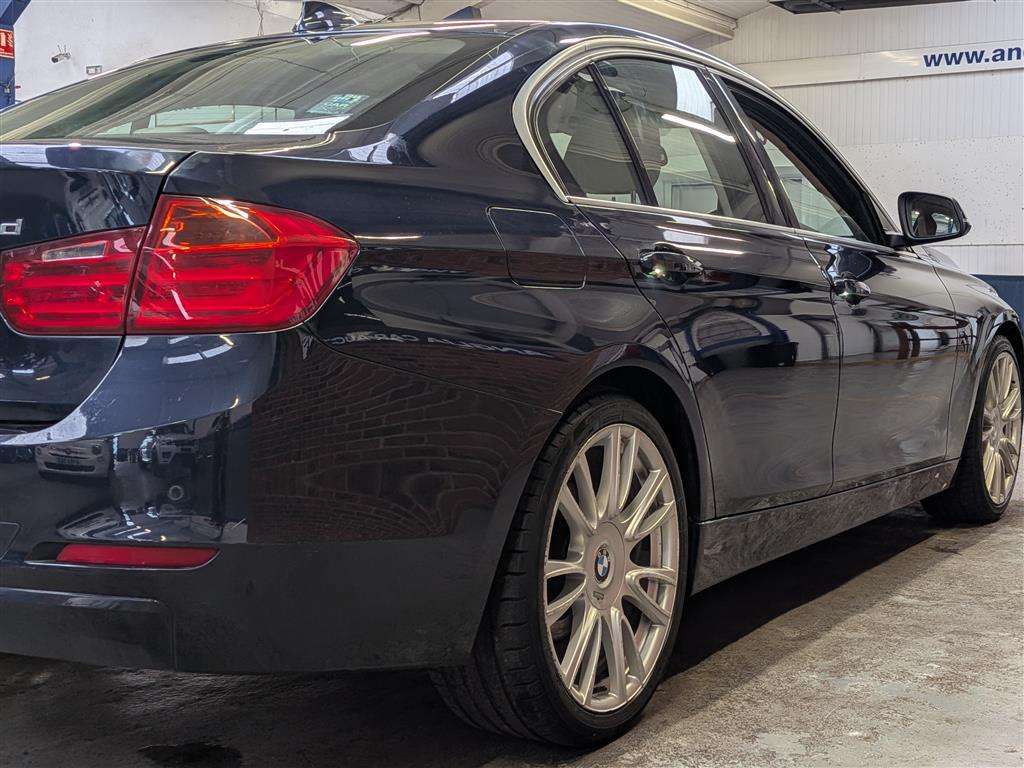 <p>2013 BMW 320D LUXURY AUTO</p>