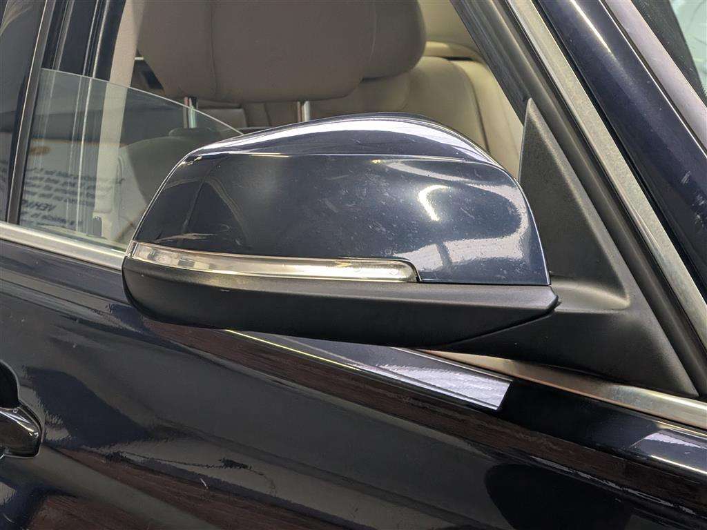 <p>2013 BMW 320D LUXURY AUTO</p>