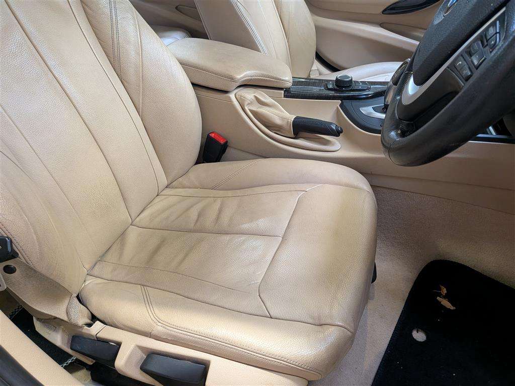 <p>2013 BMW 320D LUXURY AUTO</p>